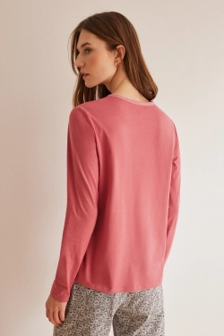 Розовая футболка с длинным рукавом из хлопка