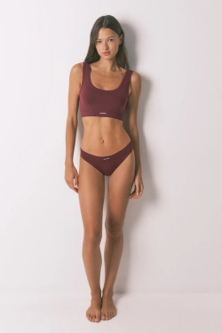 Безшовний топ бордового кольору