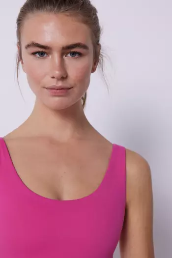 Розовый спортивный бюстгальтер SOFT MOVE