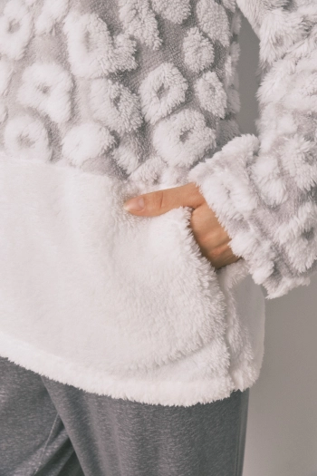 Короткий халат із штучної овчини з триколірним анімалістичним принтом