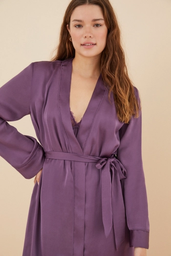 Длинный фиолетовый атласный халат