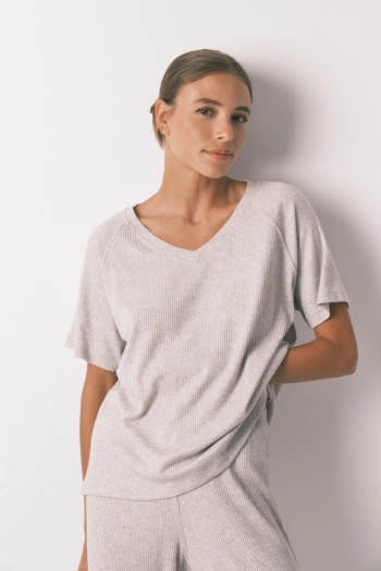 Серая пижама из фактурного трикотажа в рубчик