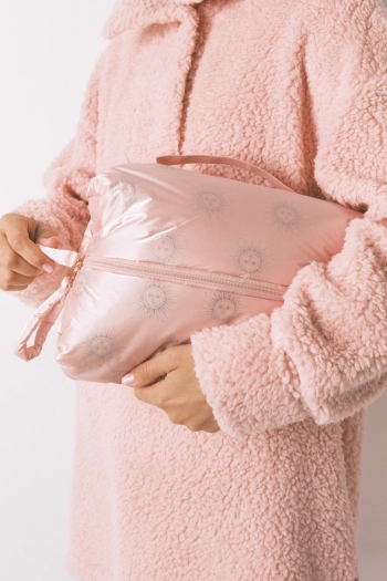 Большая розовая косметичка