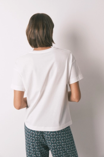 Белая хлопковая футболка с короткими рукавами и рождественским принтом