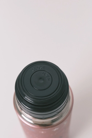 Металлическая розовая термобутылка