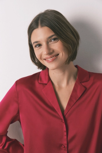 Коротка червона атласна піжама