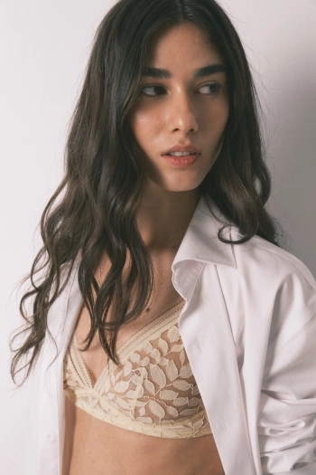 NATURAL Трикутний бюстгальтер з мереживом бежевого кольору