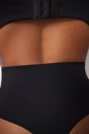 Чорні коригуючі стринги з високою посадкою та ефектом push-up