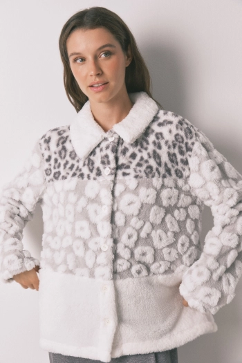 Короткий халат із штучної овчини з триколірним анімалістичним принтом