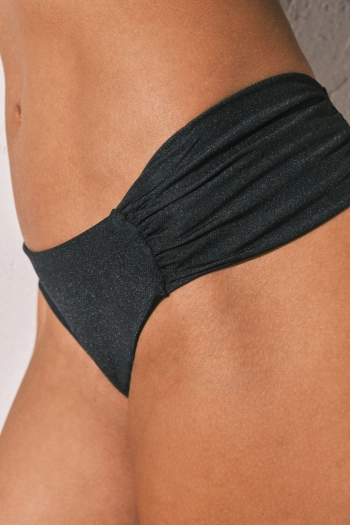 Чёрные классические трусики-бикини со сборками