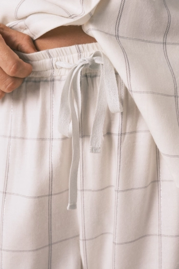 Белая фланелевая пижама в клетку