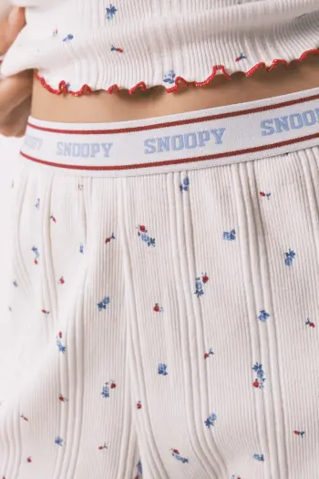 Довга піжама Snoopy з квітковим принтом
