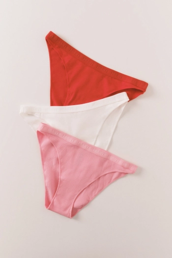 Набор из 3 классических трусов: розовый, красный и белый