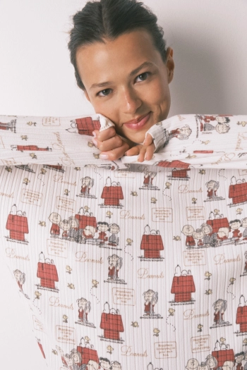 М'яка біла довга піжама в рубчик Snoopy