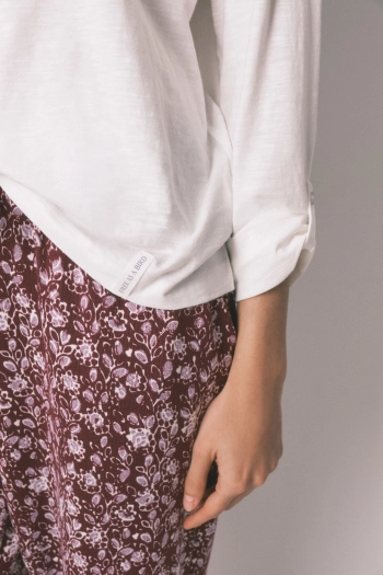 Біла футболка з довгим рукавом зі 100% бавовни