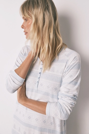 Мягкая ночная сорочка миди из джерси со скандинавским принтом