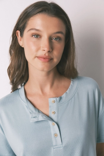 Синя футболка з м'якого трикотажу