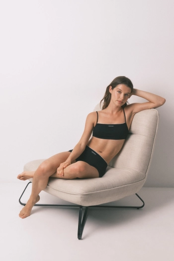 Чорні безшовні трусики-боксери в рубчик