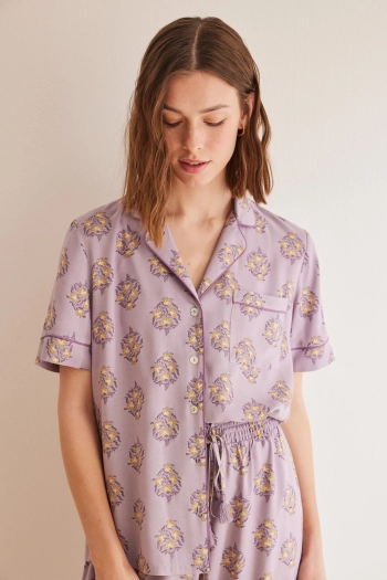 Класична фіолетова піжама з короткими рукавами та квітковим принтом
