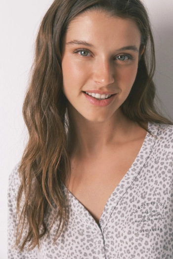 Короткая ночная сорочка с анималистичным принтом