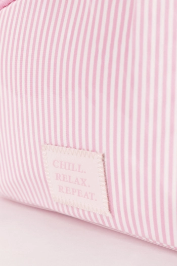 Розовая стеганая косметичка в клетку и полоску