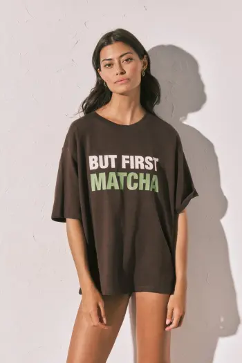 Коричнева футболка оверсайз "But first matcha"