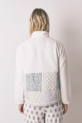 Короткий халат из овчины в стиле пэчворк