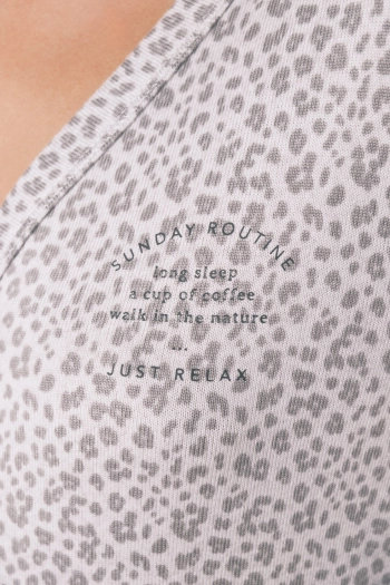 Короткая ночная сорочка с анималистичным принтом