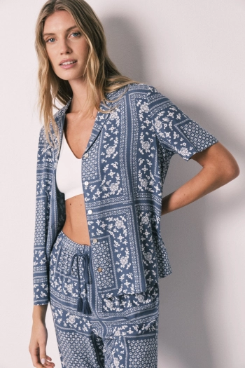 Длинная пижама рубашечного кроя с коротким рукавом и принтом