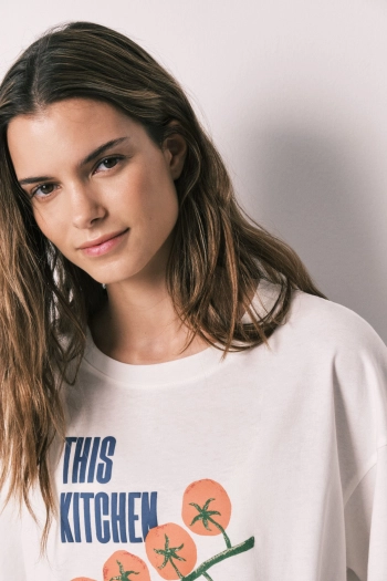 Біла футболка з коротким рукавом зі 100% бавовни