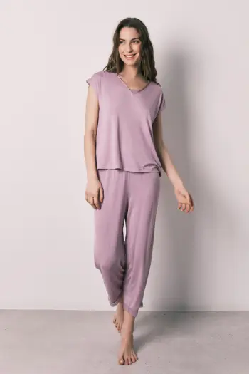 Пижама капри из вискозы soft touch розового цвета