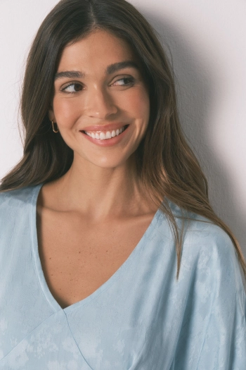 Нічна сорочка довга з драпірованим вирізом