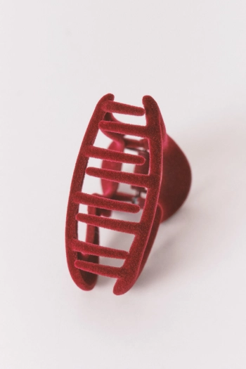 Маленькая заколка «сердце» цвета бордо