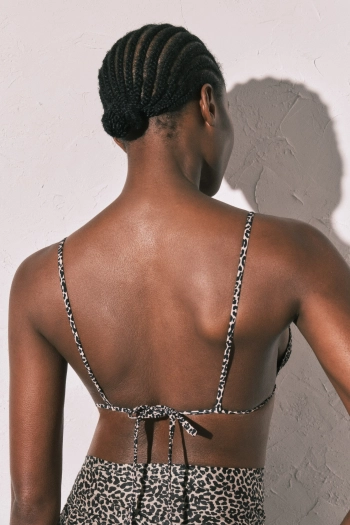 Трикутний топ бікіні з анімалістичним принтом