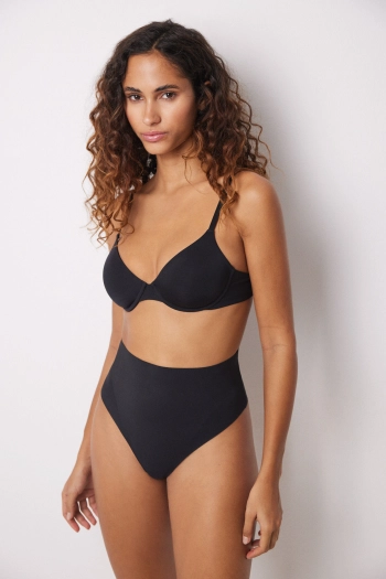 Чорні коригуючі стринги з високою посадкою та ефектом push-up