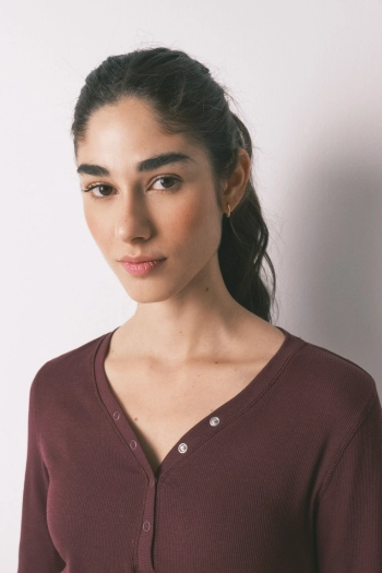 Футболка з довгим рукавом бордова в рубчик