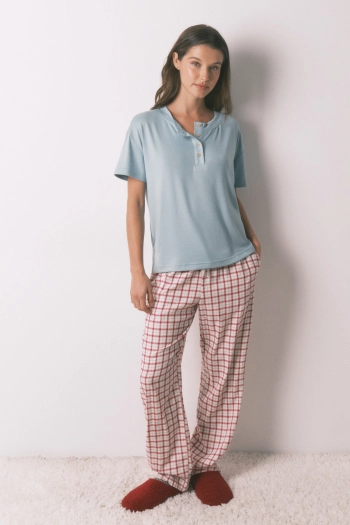 Синя футболка з м'якого трикотажу