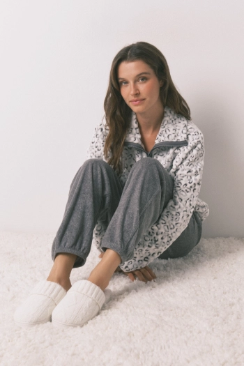 Белые вязаные тапочки с мехом