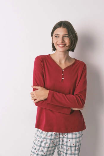 Красная футболка с длинными рукавами из 100% хлопка