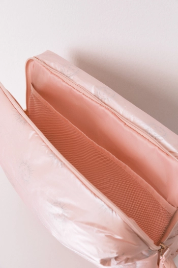 Большая розовая косметичка