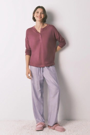 Просторная футболка с длинным рукавом