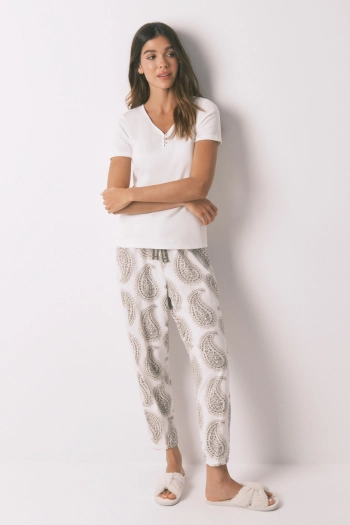 Футболка в рубчик з мереживом та перламутровими ґудзиками