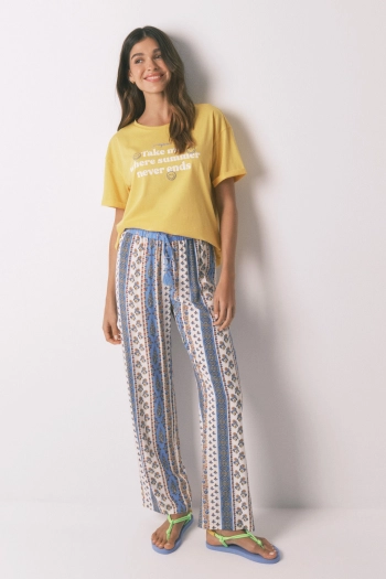 Желтая футболка из хлопка