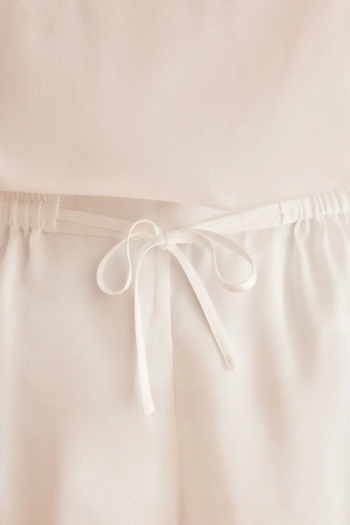 Белая короткая атласная пижама