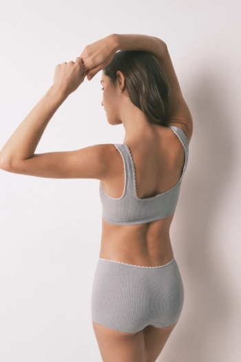 Сірі безшовні трусики-боксери в рубчик