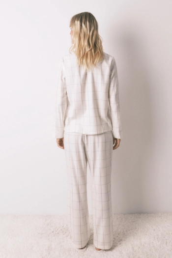 Белая фланелевая пижама в клетку