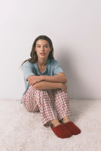 Червоні домашні капці