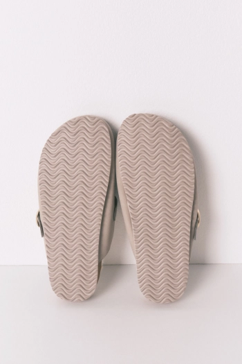 Сірі капці-сабо з хутром