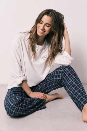 Сині довгі штани в клітинку