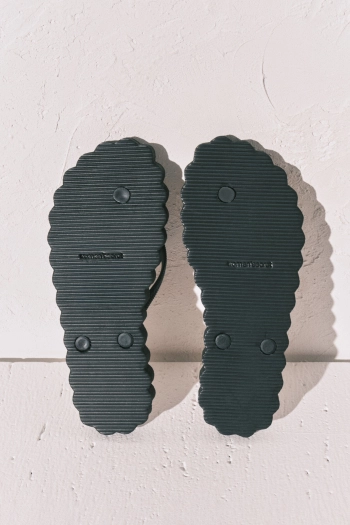 Чорні хвилясті в’єтнамки